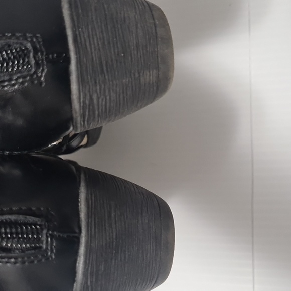 SIZE 7 Denver Hayes Leather Sandals - Picture 7 of 9